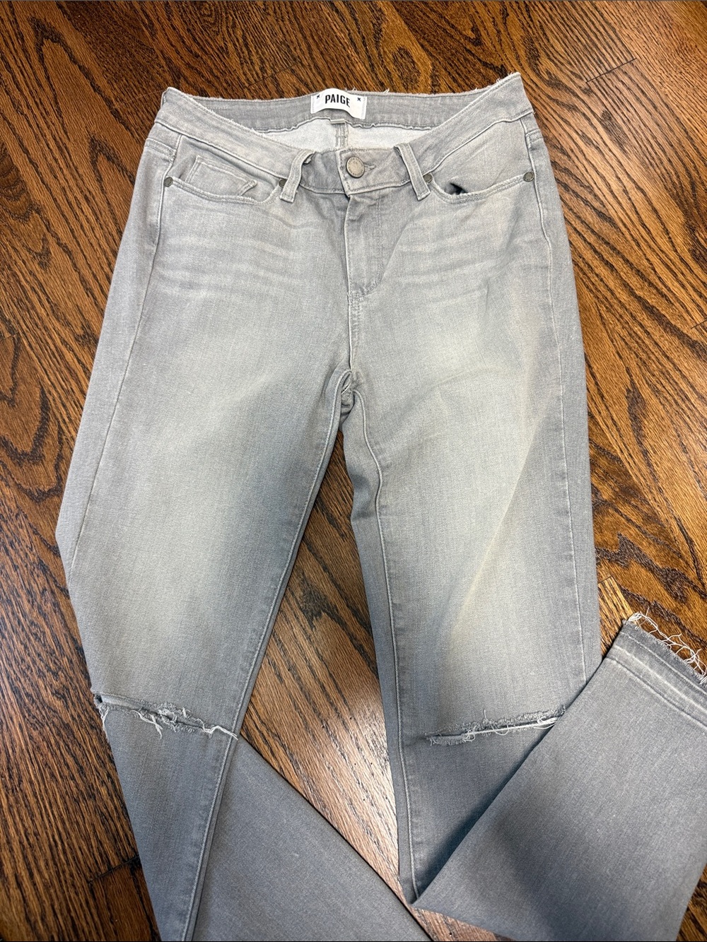PAIGE Light Gray Skinny Jeans with Knee Distressing